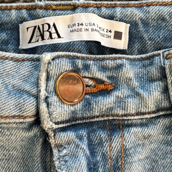 Zara 2 Light Wash High Rise Straght Fray - Picture 3 of 9